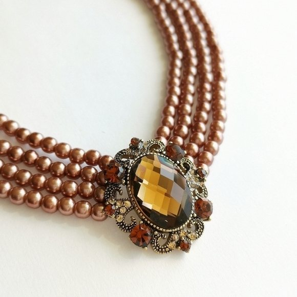 Pearl and Crystal choker necklace with medallion cocoa brown 🆕 - Picture 1 of 11